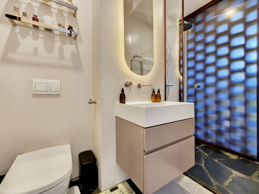 1 Bedroom Property for Sale in Fresnaye Western Cape